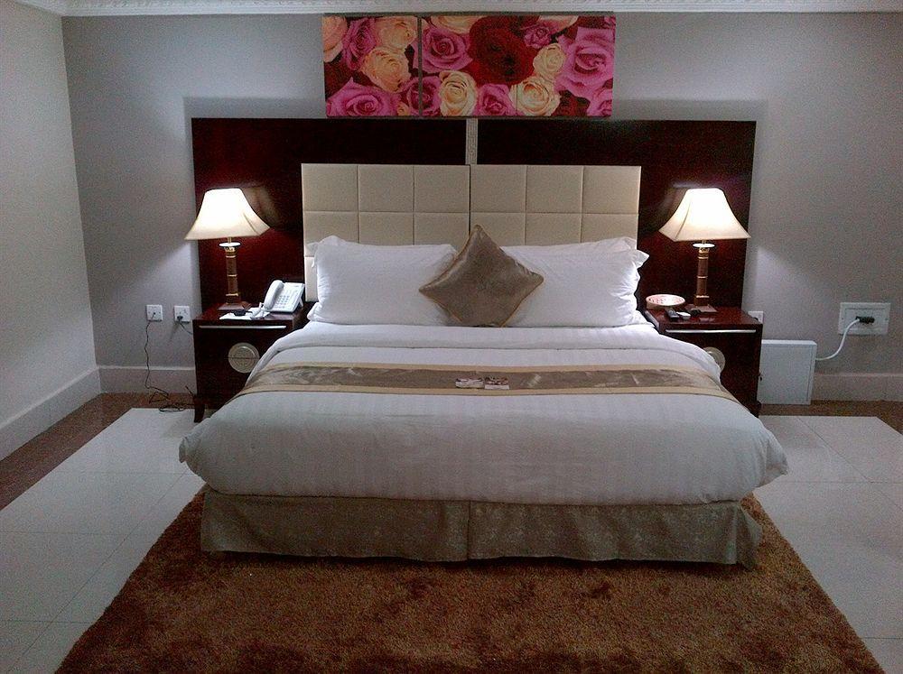 Grandbee Suites Ikeja Εξωτερικό φωτογραφία