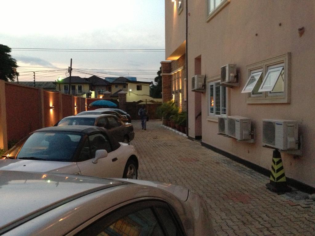 Grandbee Suites Ikeja Εξωτερικό φωτογραφία