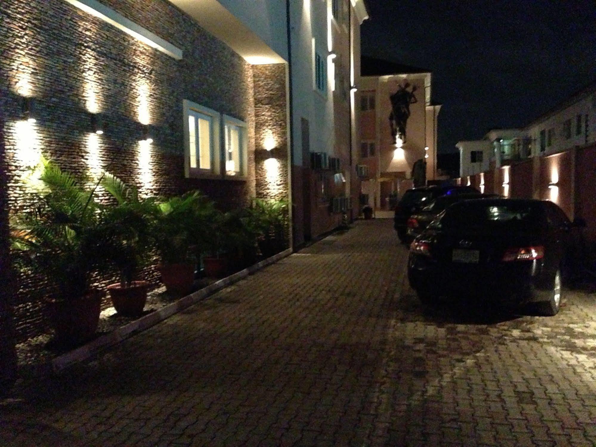 Grandbee Suites Ikeja Εξωτερικό φωτογραφία